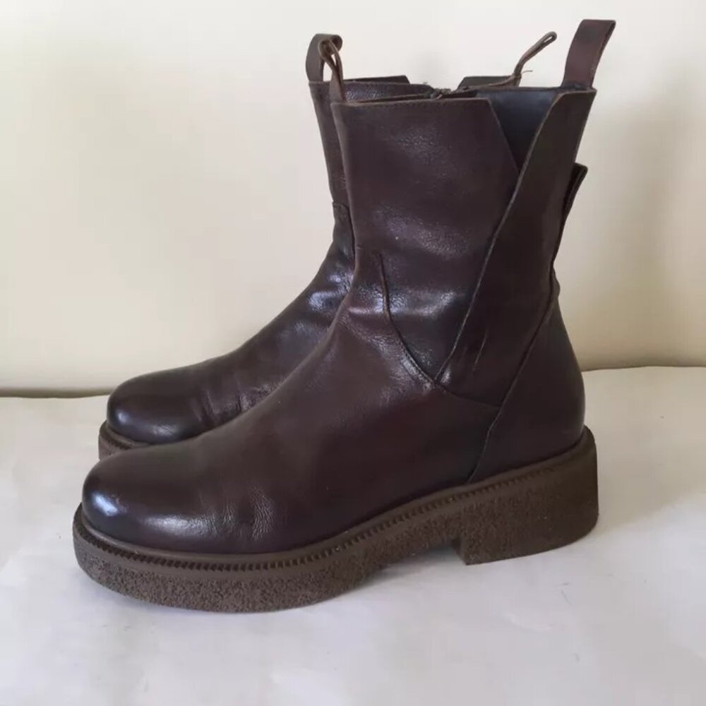 1725.a $531 Brown Leather Women's Ankle Boots Size EU 40, US 10 Made in Italy